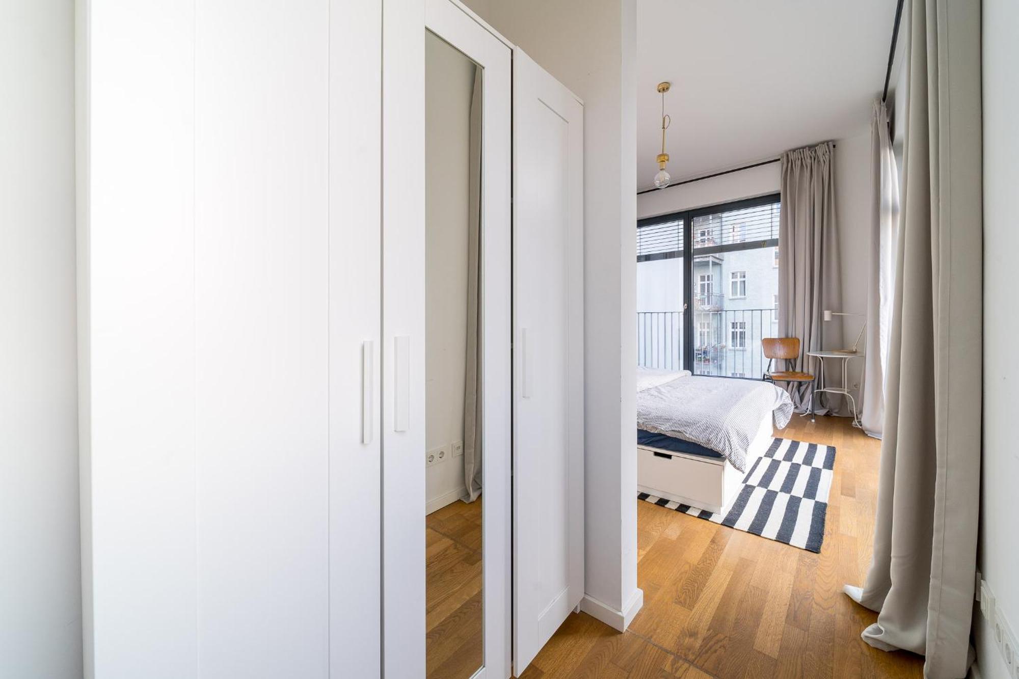 2 Bedroom Mauerpark-Apartment, Berlin Mitte View Calendar エクステリア 写真