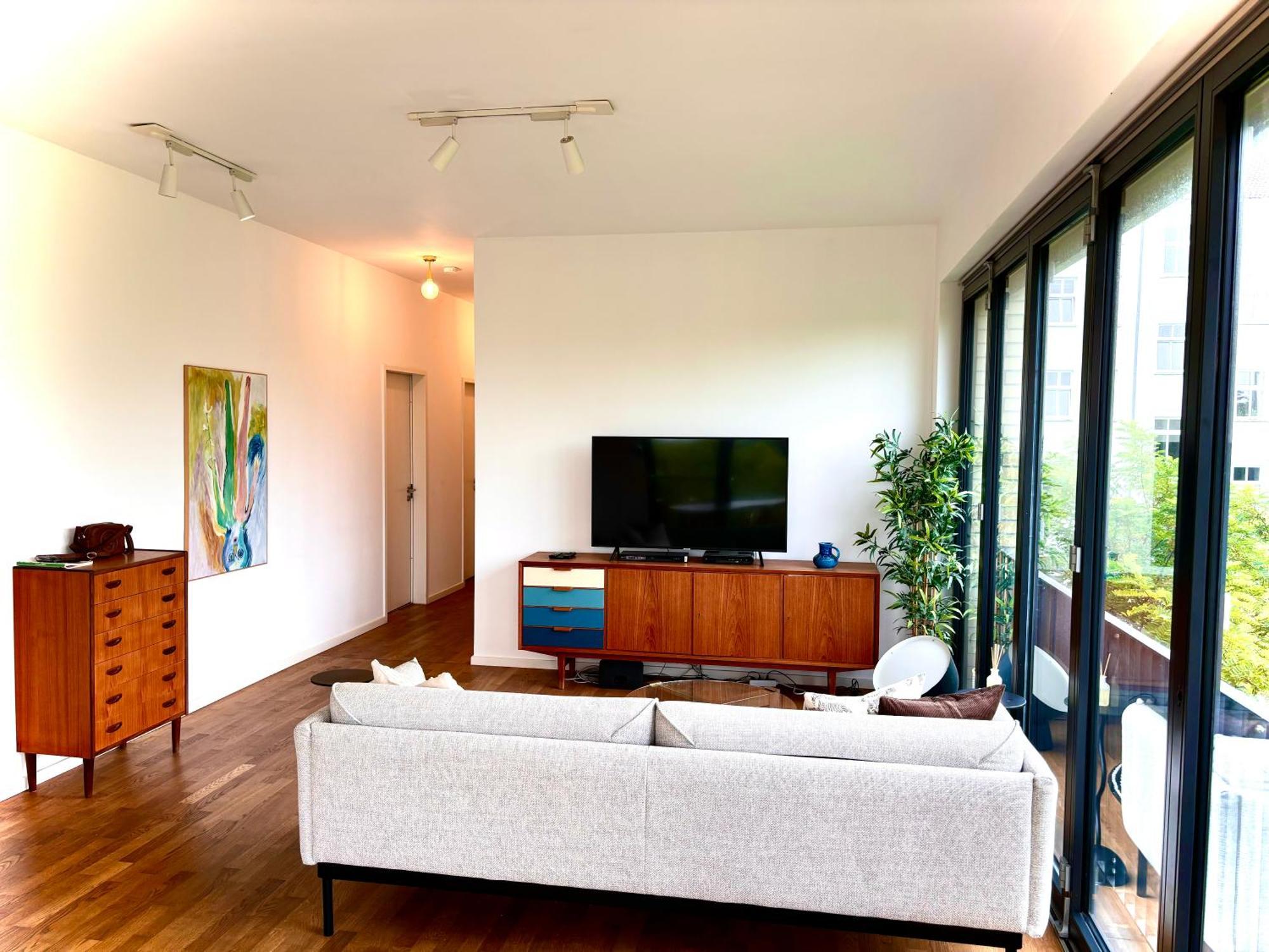 2 Bedroom Mauerpark-Apartment, Berlin Mitte View Calendar エクステリア 写真