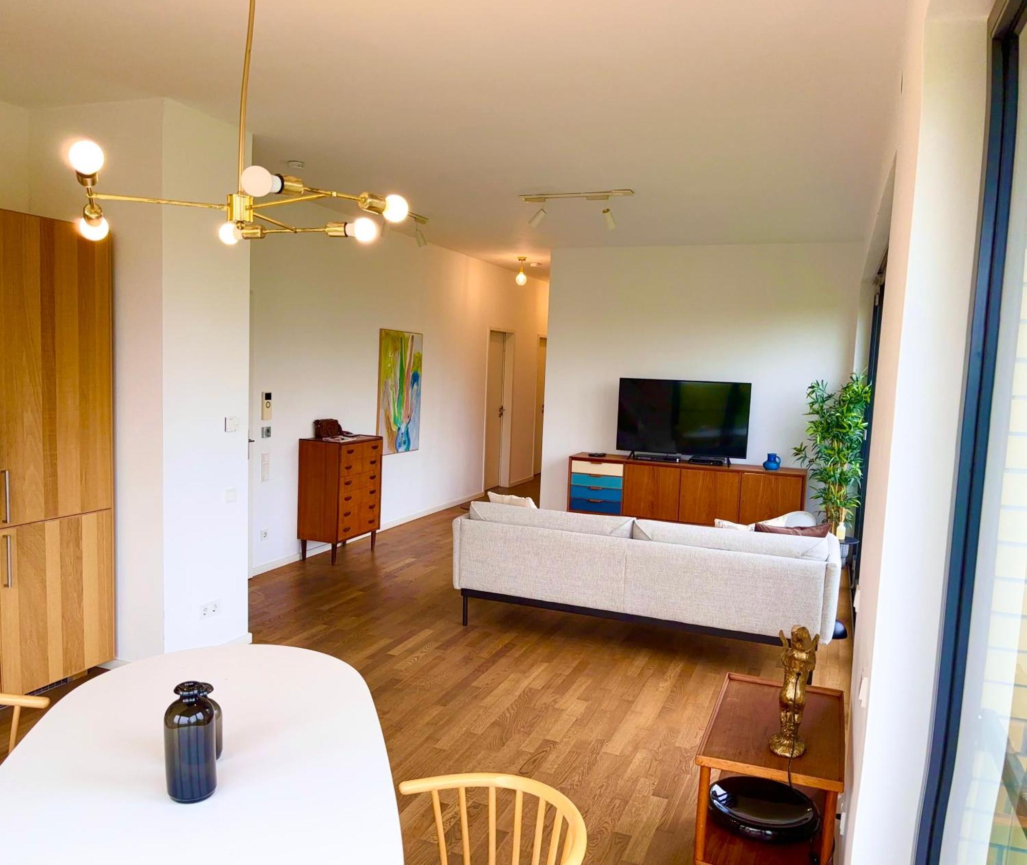 2 Bedroom Mauerpark-Apartment, Berlin Mitte View Calendar エクステリア 写真